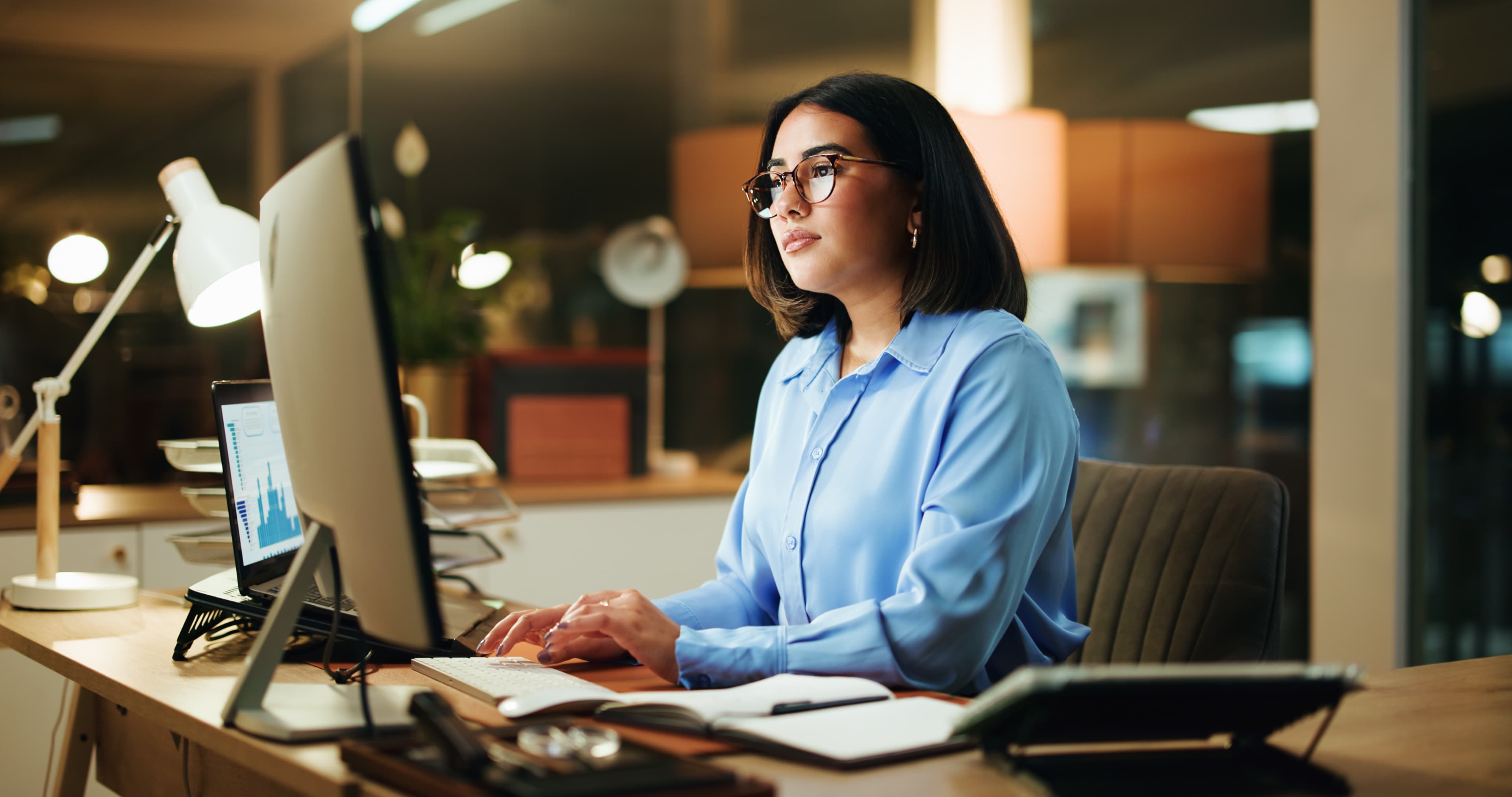 Profissional em ambiente corporativo
